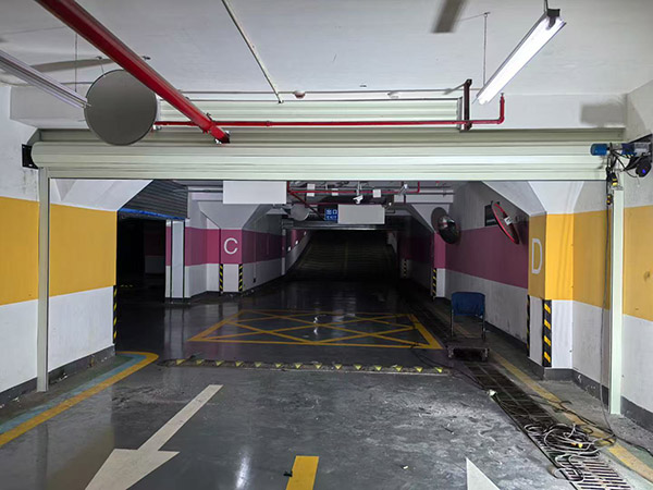 電動(dòng)車(chē)庫(kù)門(mén)