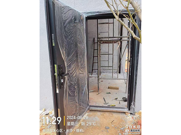 防盜門(mén)卷閘門(mén)